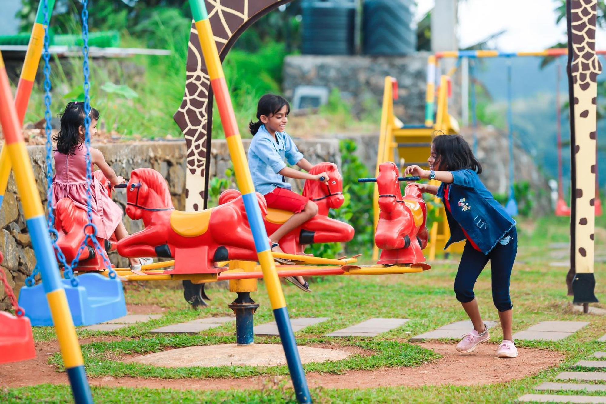 Misty Green Hills Parks & Resorts Kondotty エクステリア 写真